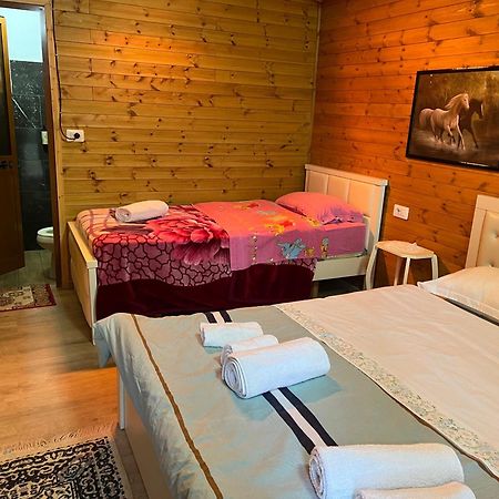 Bujtina Uji I Panjes, Log Cabins Dukat Buitenkant foto