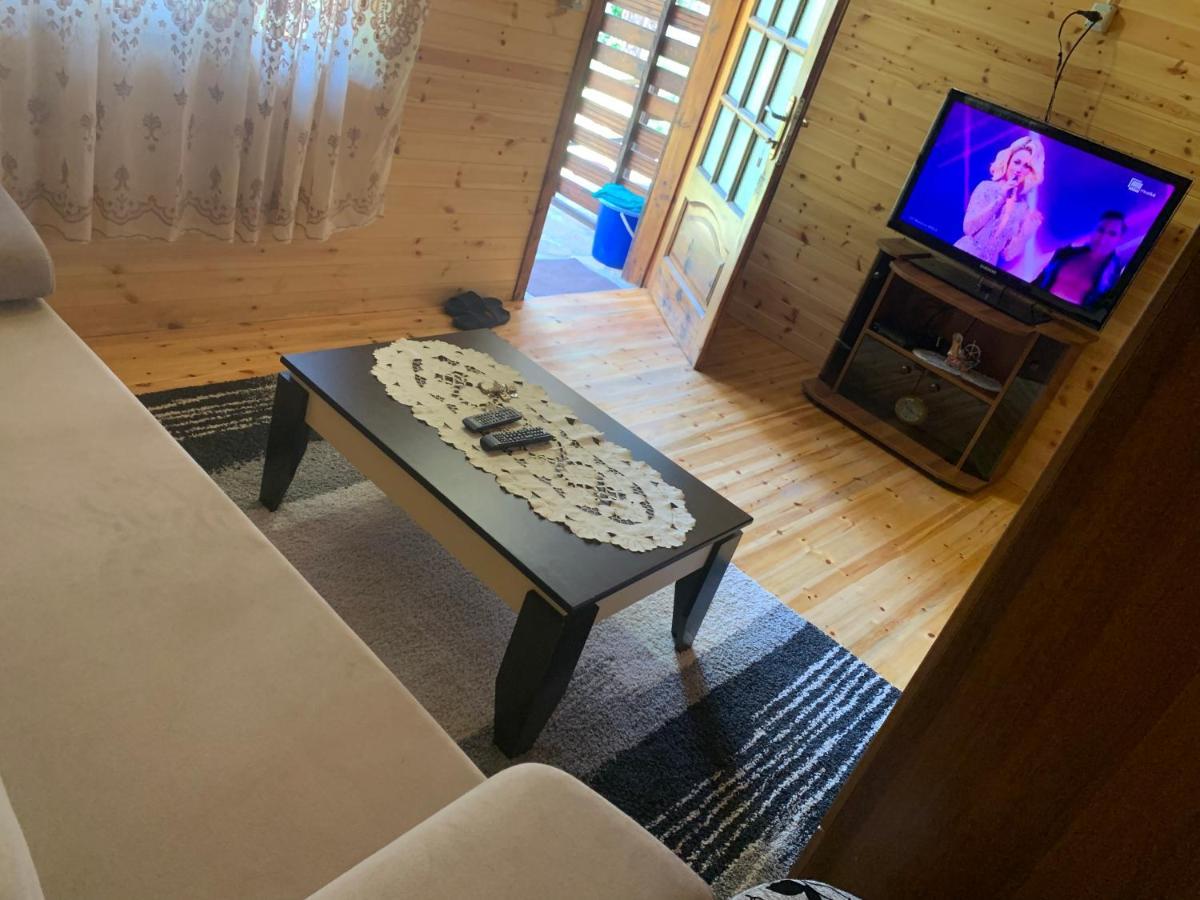 Bujtina Uji I Panjes, Log Cabins Dukat Buitenkant foto