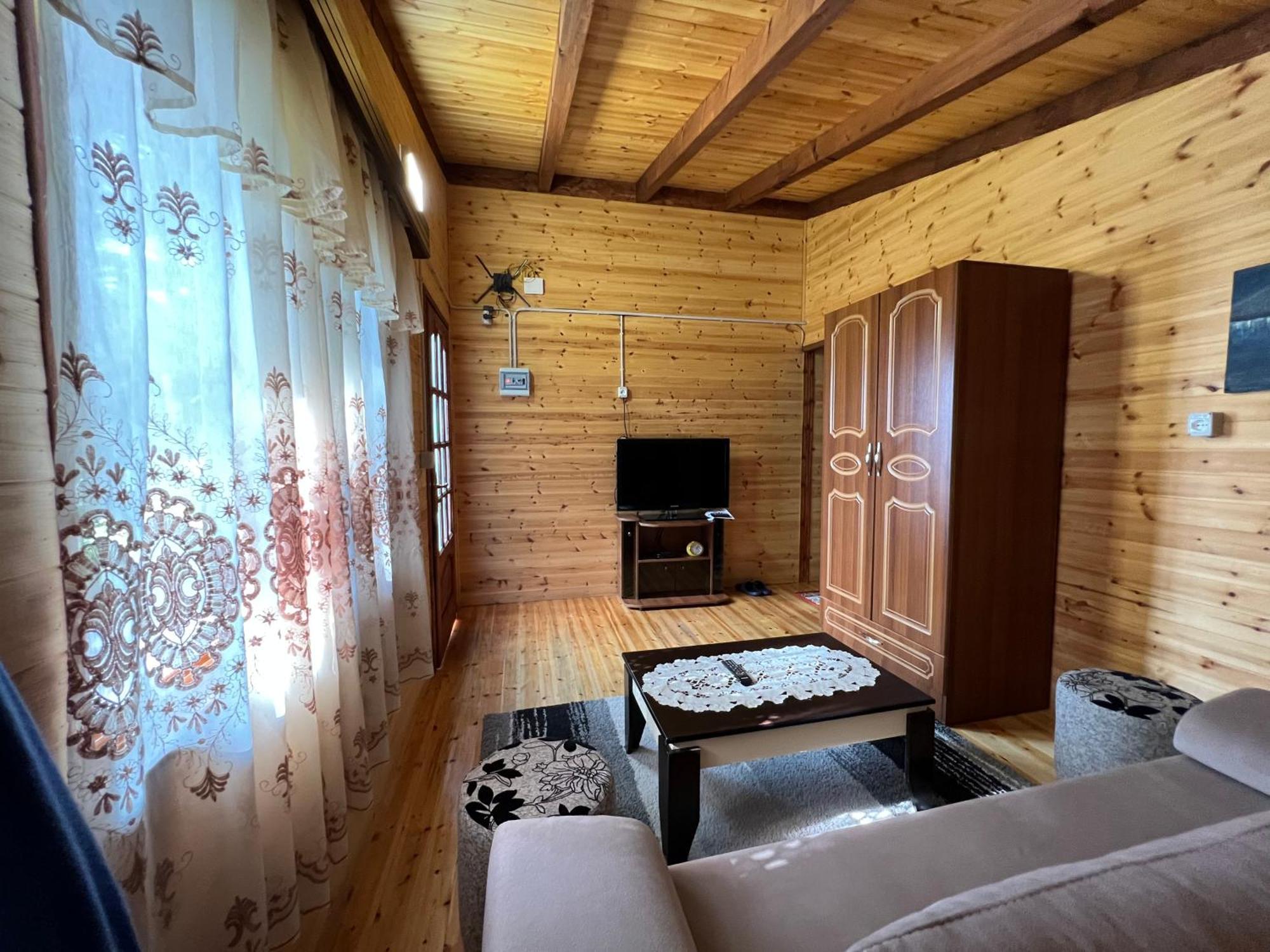 Bujtina Uji I Panjes, Log Cabins Dukat Buitenkant foto