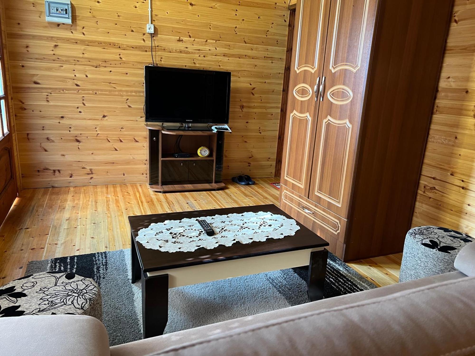 Bujtina Uji I Panjes, Log Cabins Dukat Buitenkant foto