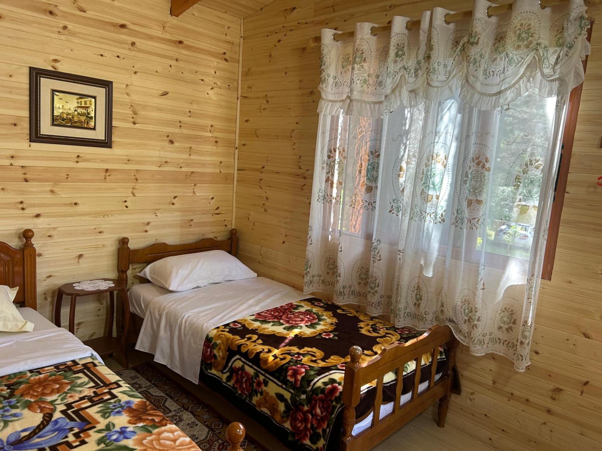 Bujtina Uji I Panjes, Log Cabins Dukat Buitenkant foto